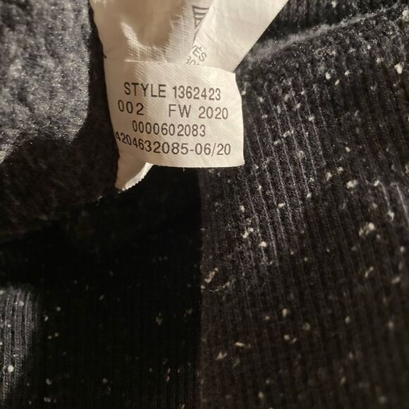 Under Armor Hoodie Sweatshirt Woman’s Size M - Picture 6 of 7